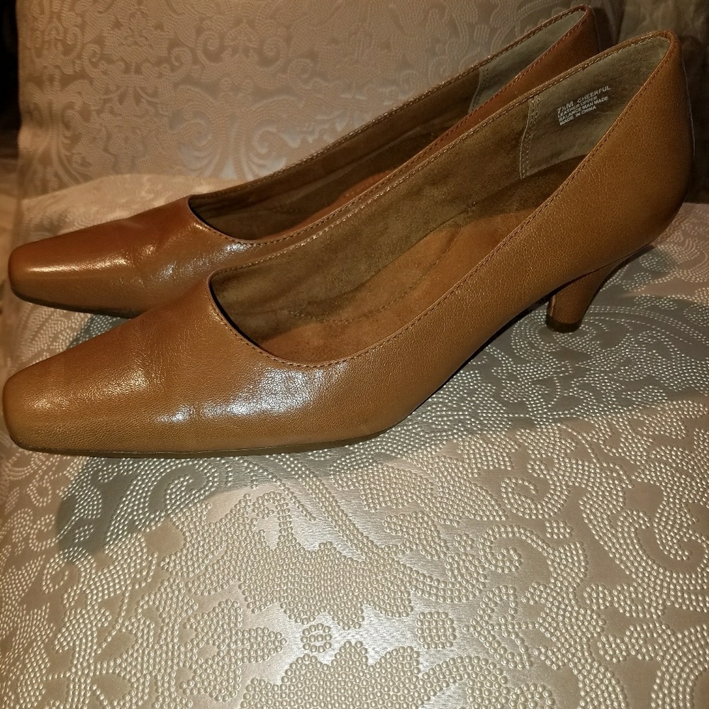Aerosoles shoes like new worn once in home